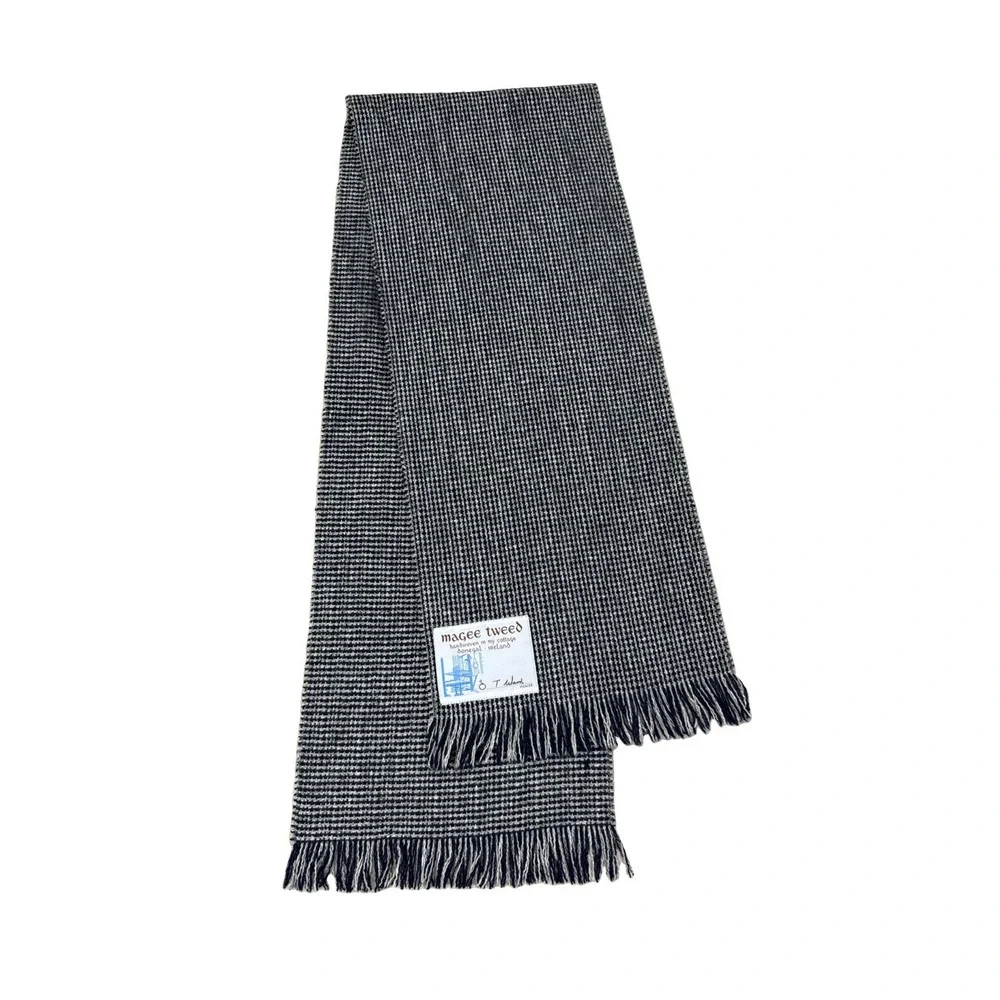 Magee Tweed Scarf Handwoven Black Gray Small Houndstooth Fringe Outdoor Preppy